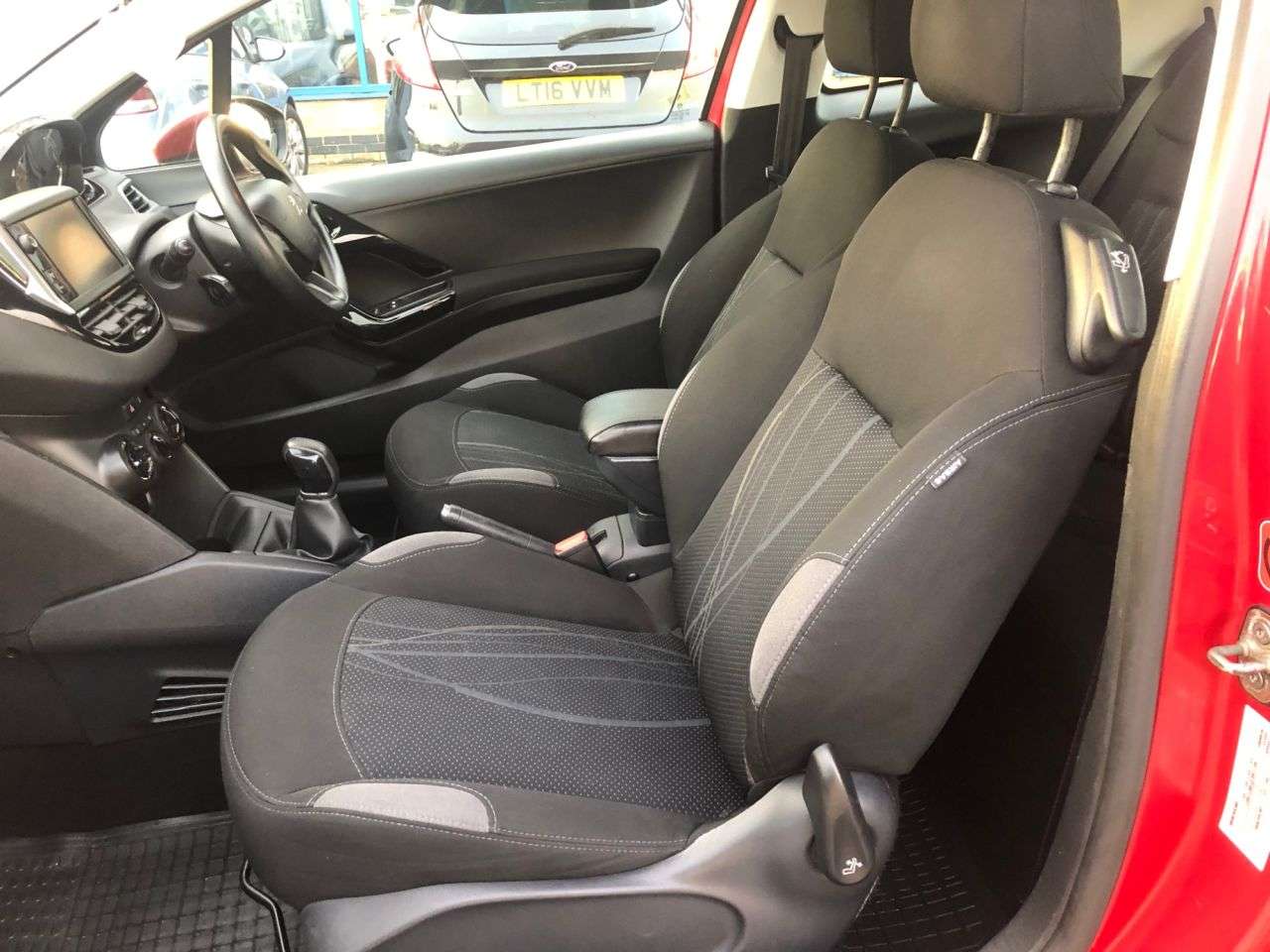 2014 PEUGEOT 208 2014 PEUGEOT 208