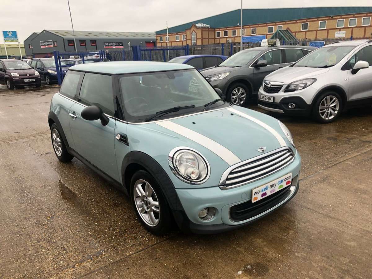 Check out this Mini Hatch 2012 Petrol Manual