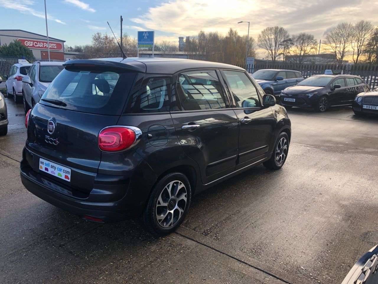 2018 FIAT 500L 2018 FIAT 500L