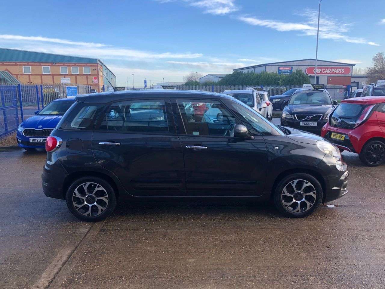 2018 FIAT 500L 2018 FIAT 500L