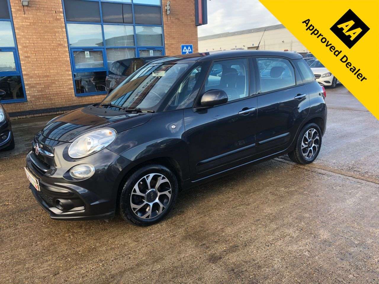 2018 FIAT 500L 2018 FIAT 500L