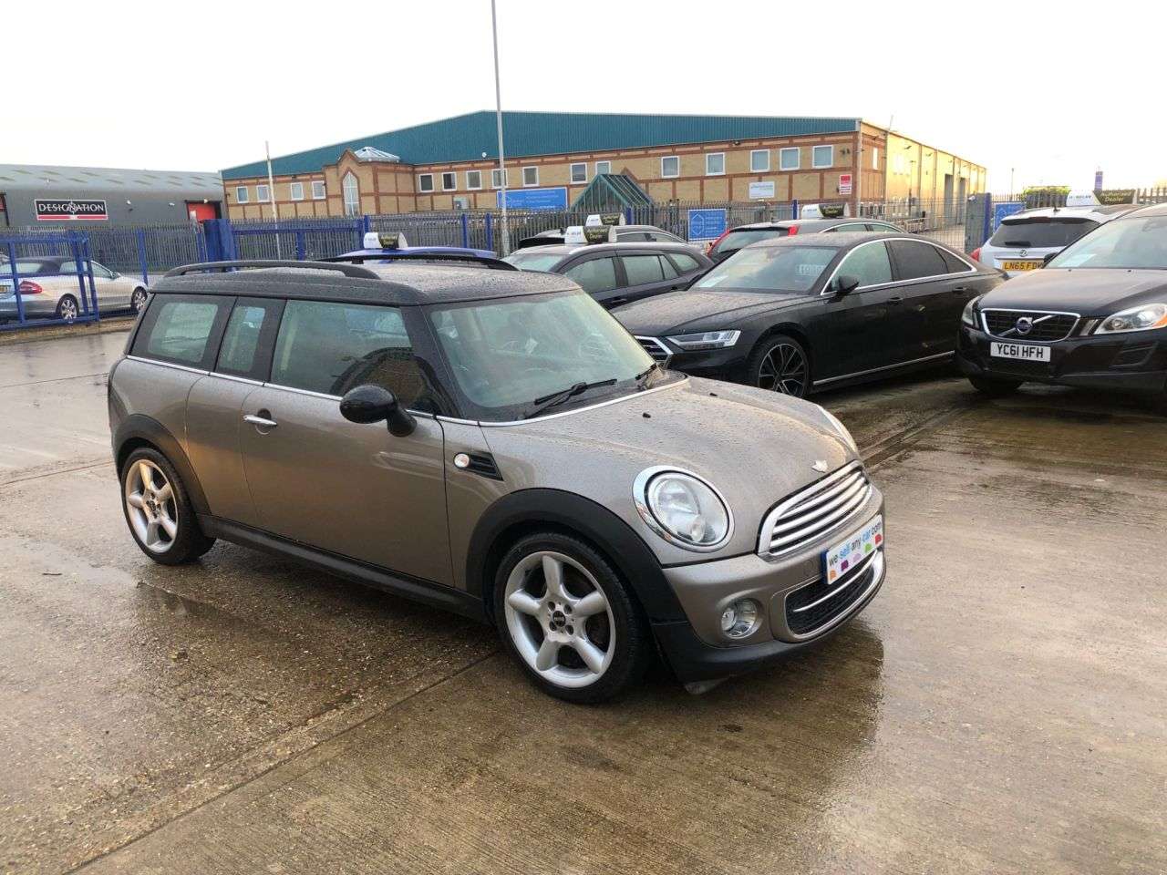 A 2011 MINI CLUBMAN 1.6 Cooper D Estate 5dr Diesel Manual Euro 5 (s/s) (112 ps) A 2011 MINI CLUBMAN 1.6 Cooper D Estate 5dr Diesel Manual Euro 5 (s/s) (112 ps)