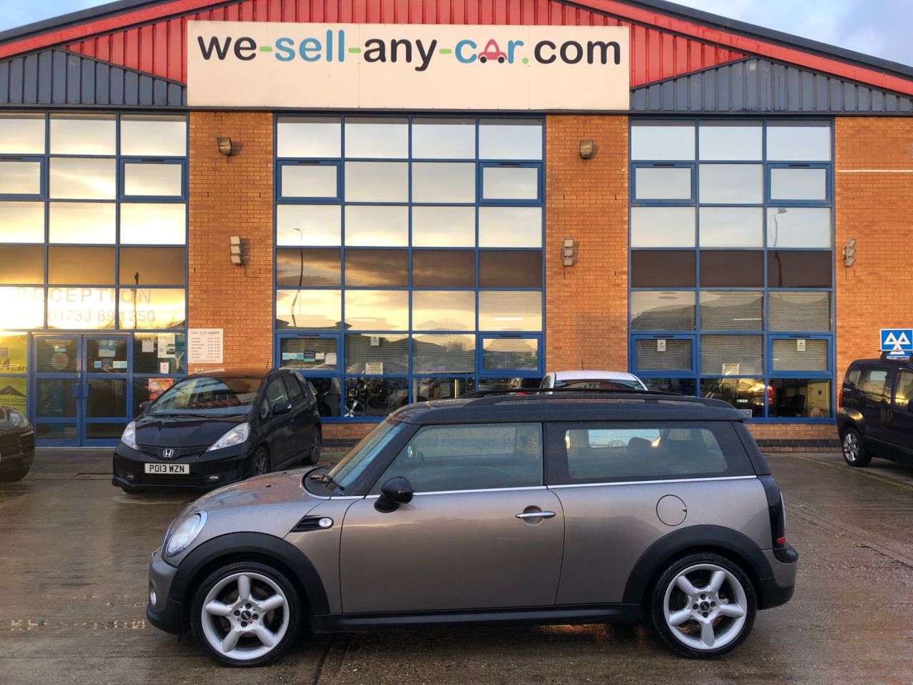 2011 MINI CLUBMAN 2011 MINI CLUBMAN