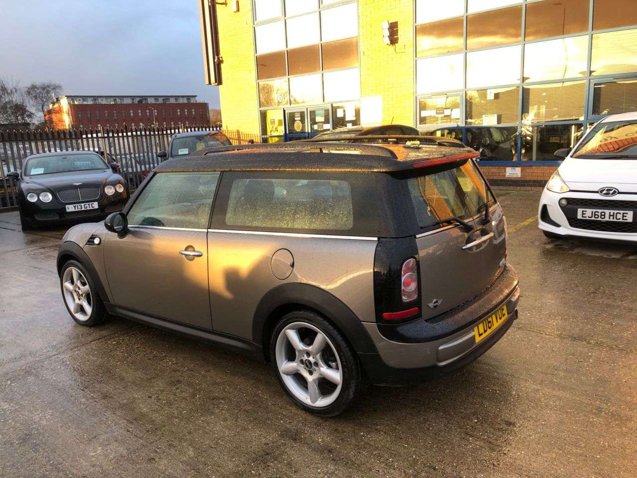 2011 MINI CLUBMAN 2011 MINI CLUBMAN