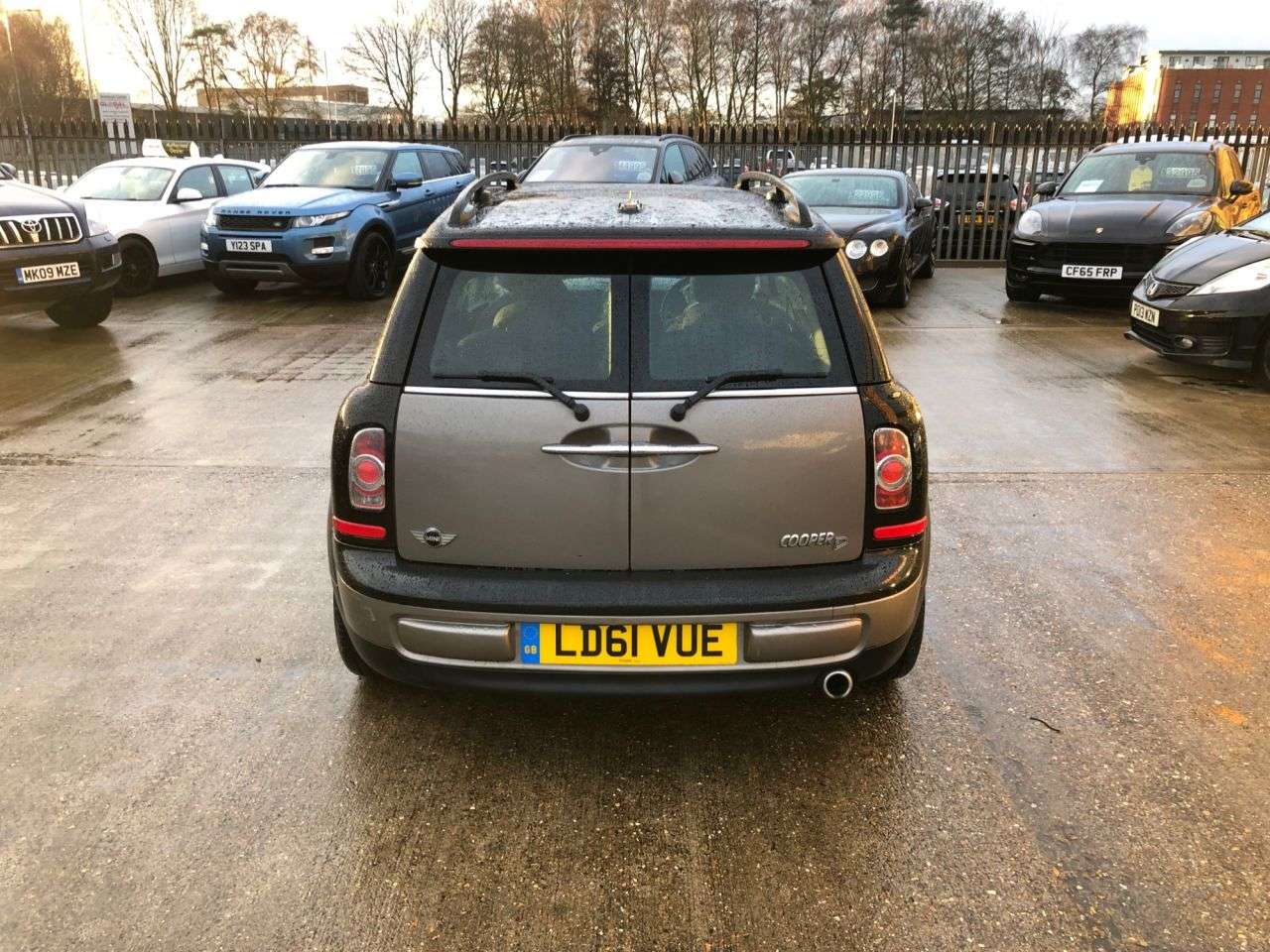 2011 MINI CLUBMAN 2011 MINI CLUBMAN