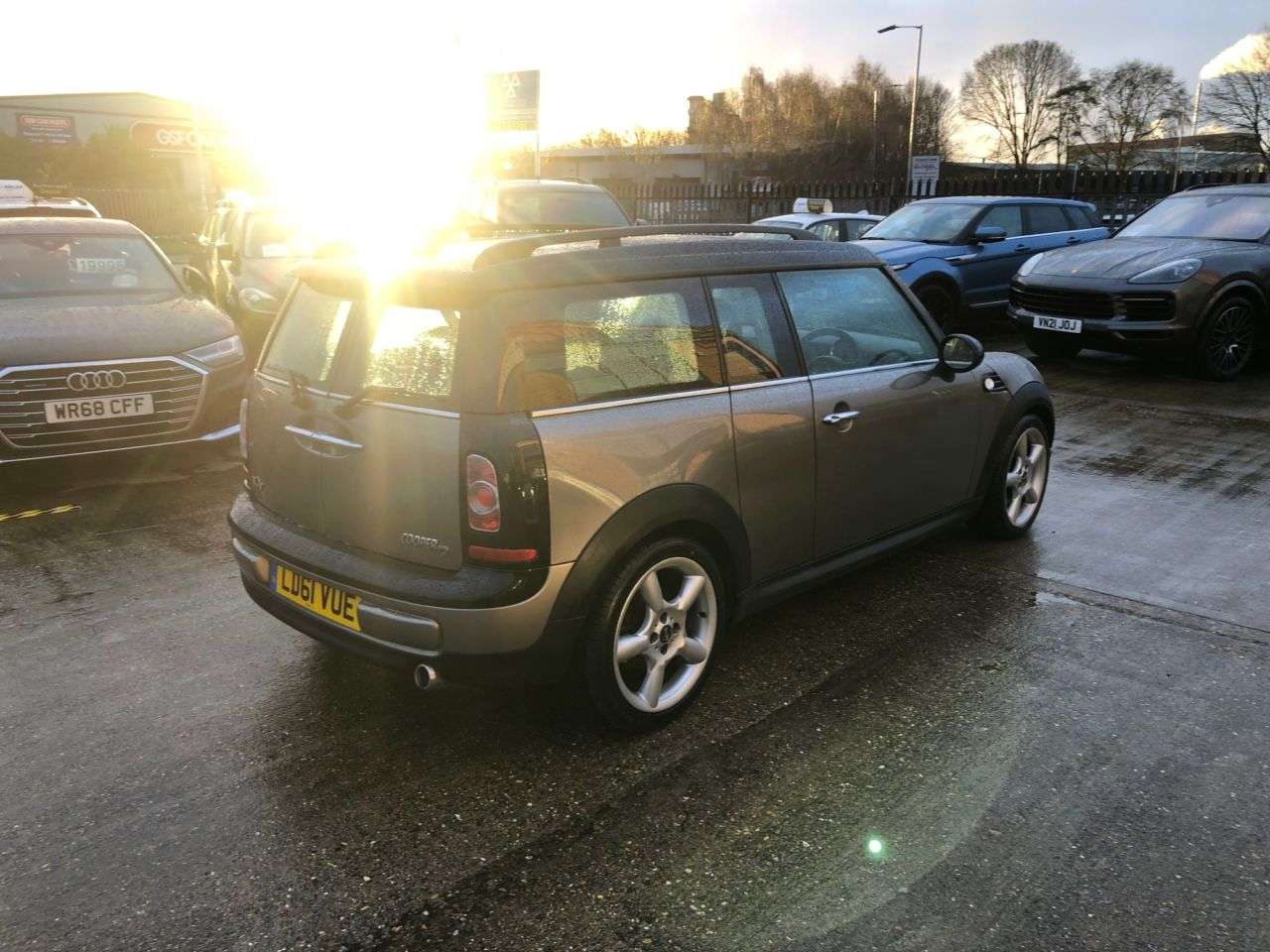 2011 MINI CLUBMAN 2011 MINI CLUBMAN