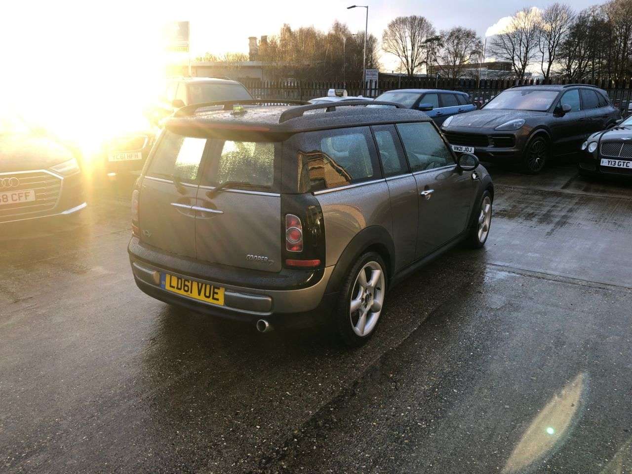 2011 MINI CLUBMAN 2011 MINI CLUBMAN