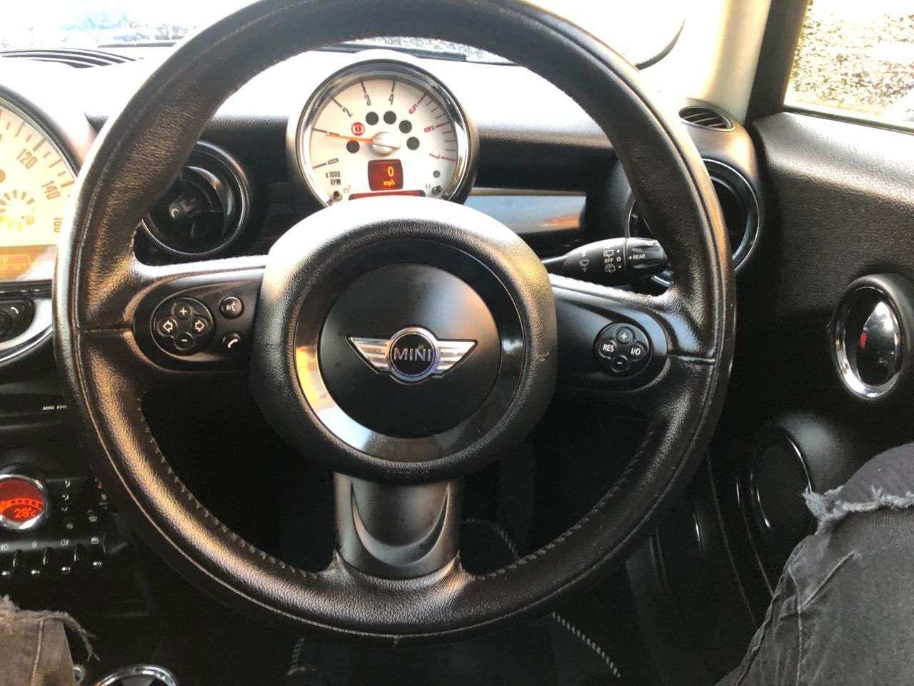 2011 MINI CLUBMAN 2011 MINI CLUBMAN