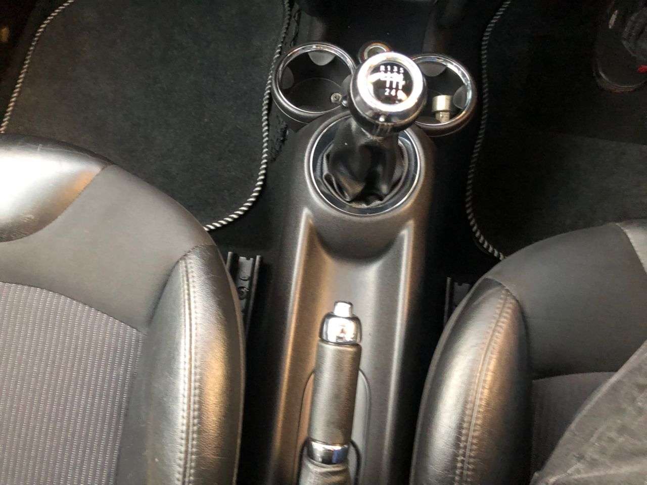 2011 MINI CLUBMAN 2011 MINI CLUBMAN