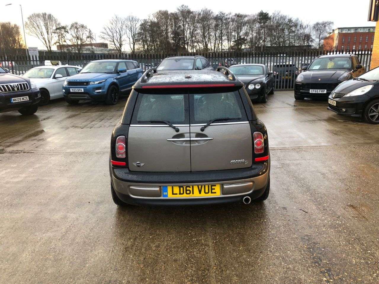 2011 MINI CLUBMAN 2011 MINI CLUBMAN