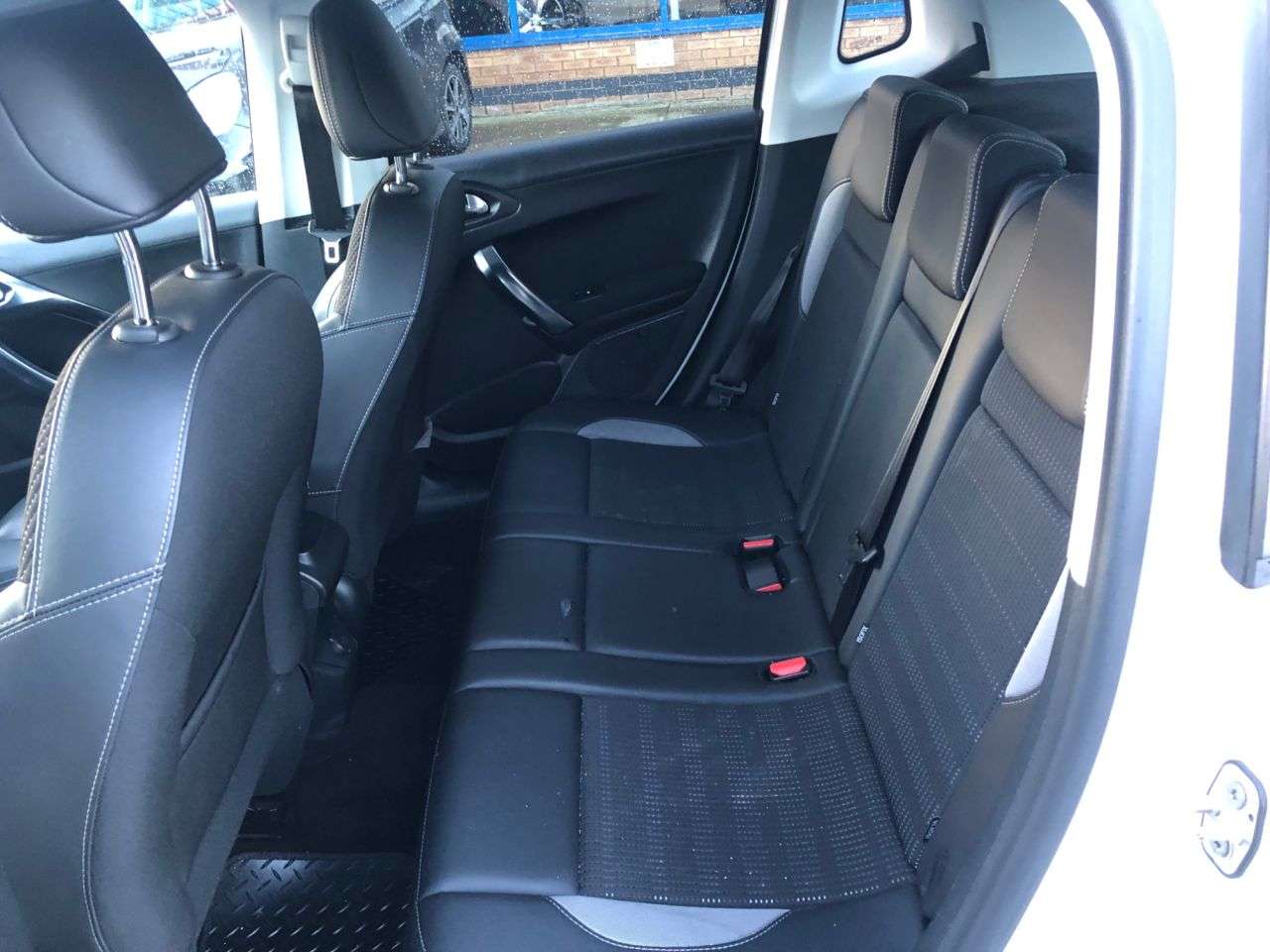 2016 PEUGEOT 2008 2016 PEUGEOT 2008