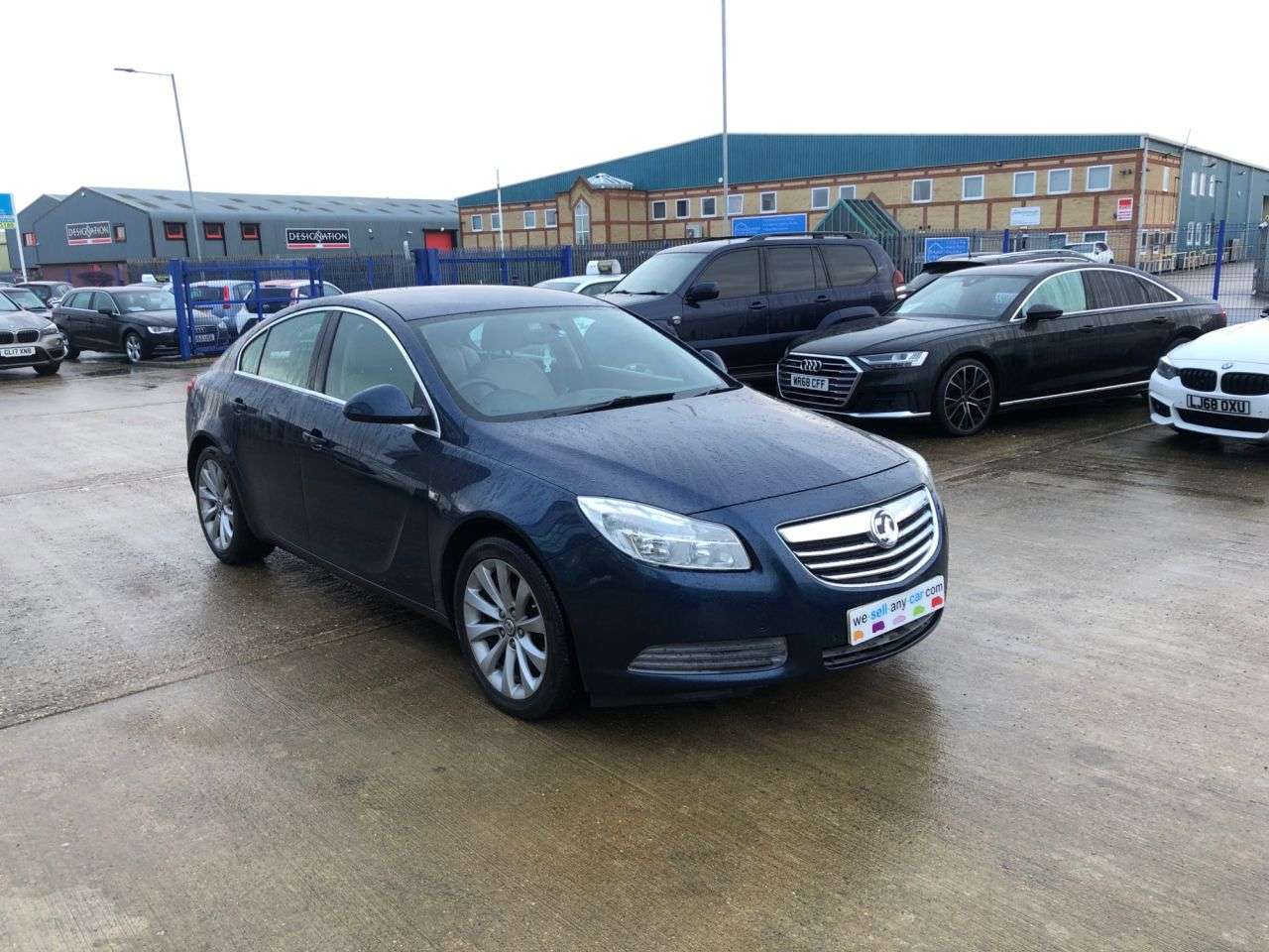 A 2011 VAUXHALL INSIGNIA 2.0 CDTi ecoFLEX Exclusiv Hatchback 5dr Diesel Manual Euro 5 (s/s) (130 ps) A 2011 VAUXHALL INSIGNIA 2.0 CDTi ecoFLEX Exclusiv Hatchback 5dr Diesel Manual Euro 5 (s/s) (130 ps)