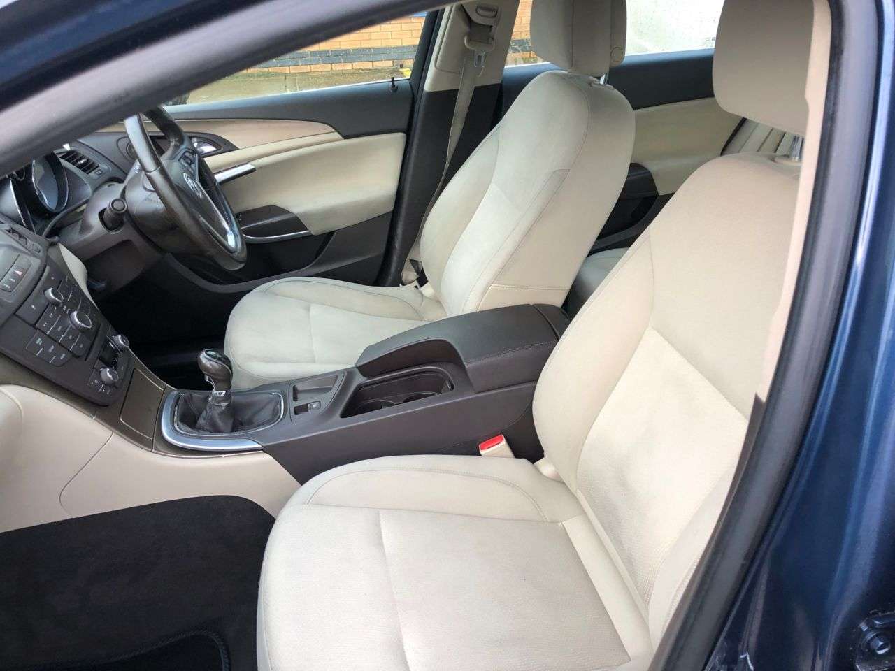 2011 VAUXHALL INSIGNIA 2011 VAUXHALL INSIGNIA