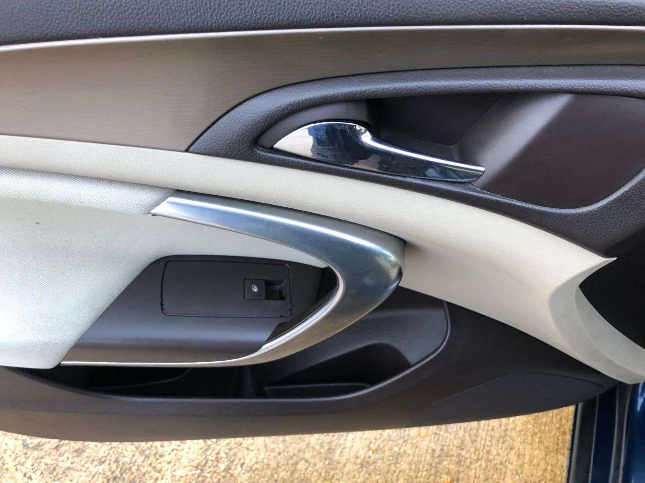 2011 VAUXHALL INSIGNIA 2011 VAUXHALL INSIGNIA