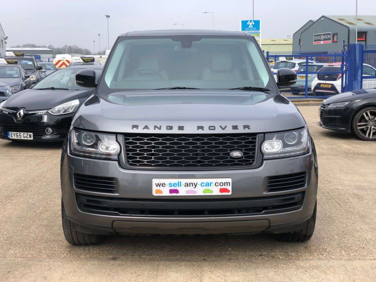 A 2015 LAND ROVER RANGE ROVER 4.4 SD V8 Vogue SE SUV 5dr Diesel Auto 4WD Euro 5 (339 ps) A 2015 LAND ROVER RANGE ROVER 4.4 SD V8 Vogue SE SUV 5dr Diesel Auto 4WD Euro 5 (339 ps)