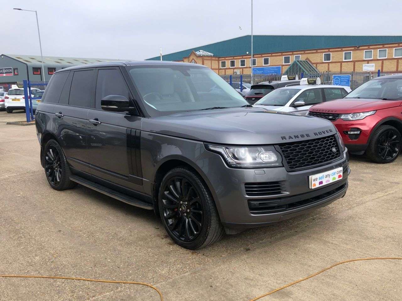 A 2015 LAND ROVER RANGE ROVER 4.4 SD V8 Vogue SE SUV 5dr Diesel Auto 4WD Euro 5 (339 ps) A 2015 LAND ROVER RANGE ROVER 4.4 SD V8 Vogue SE SUV 5dr Diesel Auto 4WD Euro 5 (339 ps)