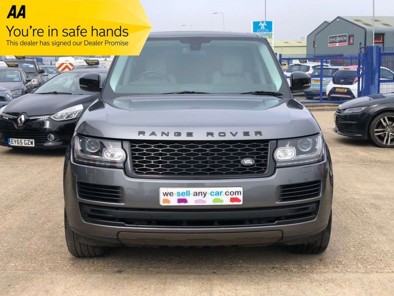 A 2015 LAND ROVER RANGE ROVER 4.4 SD V8 Vogue SE SUV 5dr Diesel Auto 4WD Euro 5 (339 ps) A 2015 LAND ROVER RANGE ROVER 4.4 SD V8 Vogue SE SUV 5dr Diesel Auto 4WD Euro 5 (339 ps)