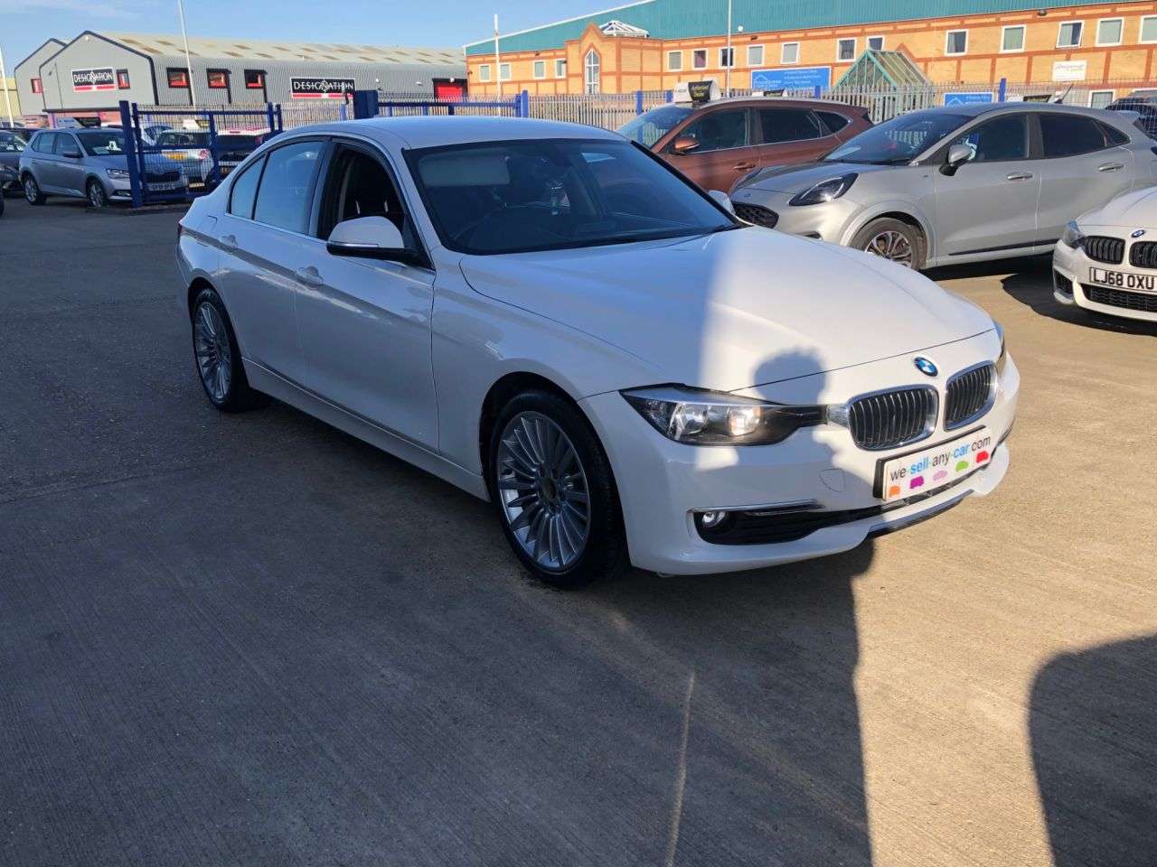 A 2013 BMW 3 SERIES 2.0 320d Luxury Saloon 4dr Diesel Auto Euro 5 (s/s) (184 ps) A 2013 BMW 3 SERIES 2.0 320d Luxury Saloon 4dr Diesel Auto Euro 5 (s/s) (184 ps)