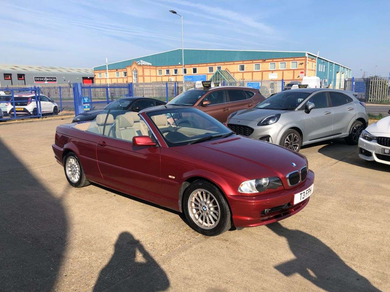 A 2000 BMW 3 SERIES 2.2 320Ci 320 Convertible 2dr Petrol Auto (236 g/km, 170 bhp) A 2000 BMW 3 SERIES 2.2 320Ci 320 Convertible 2dr Petrol Auto (236 g/km, 170 bhp)