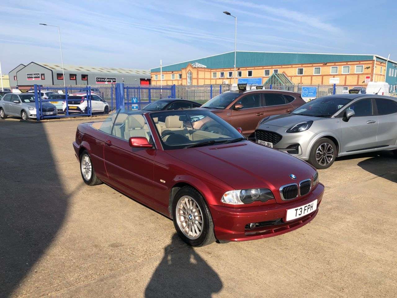 A 2000 BMW 3 SERIES 2.2 320Ci 320 Convertible 2dr Petrol Auto (236 g/km, 170 bhp) A 2000 BMW 3 SERIES 2.2 320Ci 320 Convertible 2dr Petrol Auto (236 g/km, 170 bhp)