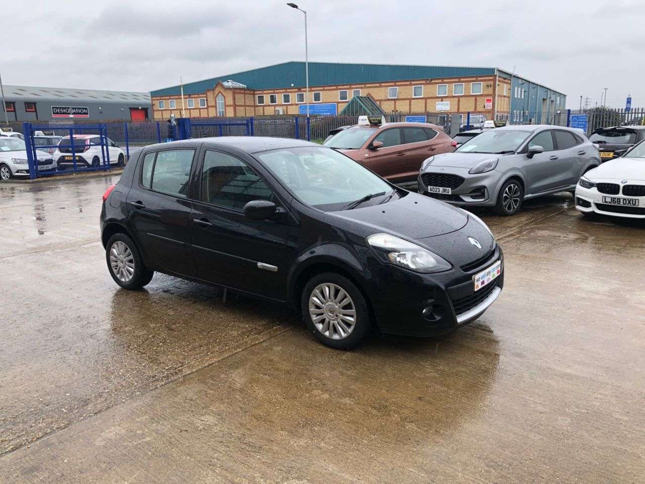 A 2012 RENAULT CLIO 1.5 dCi Expression + Hatchback 5dr Diesel Manual Euro 5 (88 ps) A 2012 RENAULT CLIO 1.5 dCi Expression + Hatchback 5dr Diesel Manual Euro 5 (88 ps)