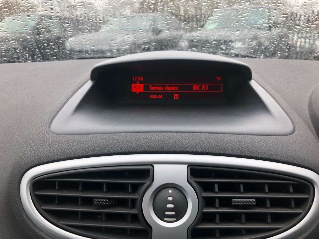 2012 RENAULT CLIO 2012 RENAULT CLIO