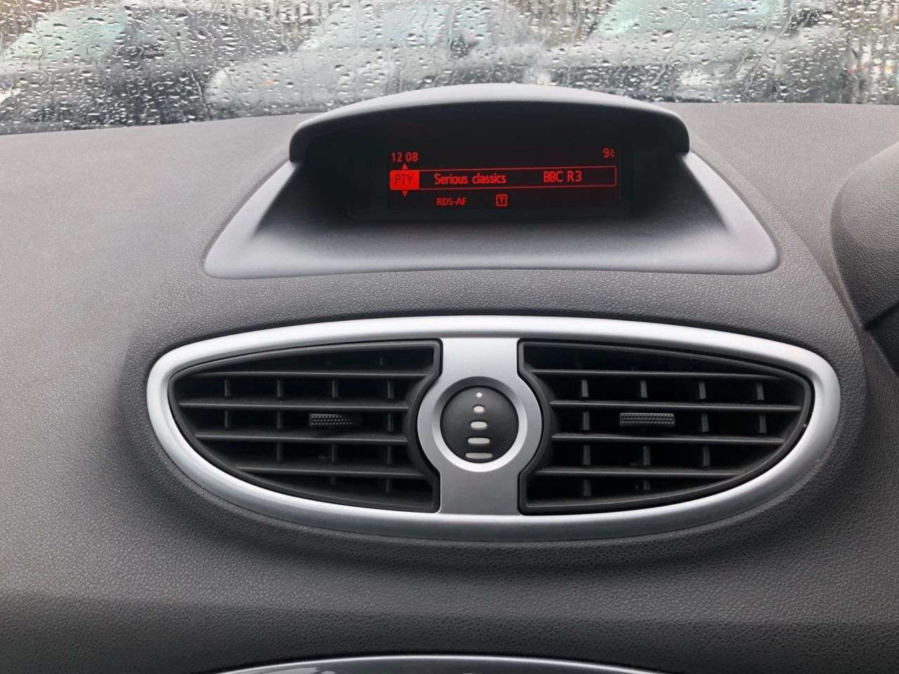 2012 RENAULT CLIO 2012 RENAULT CLIO