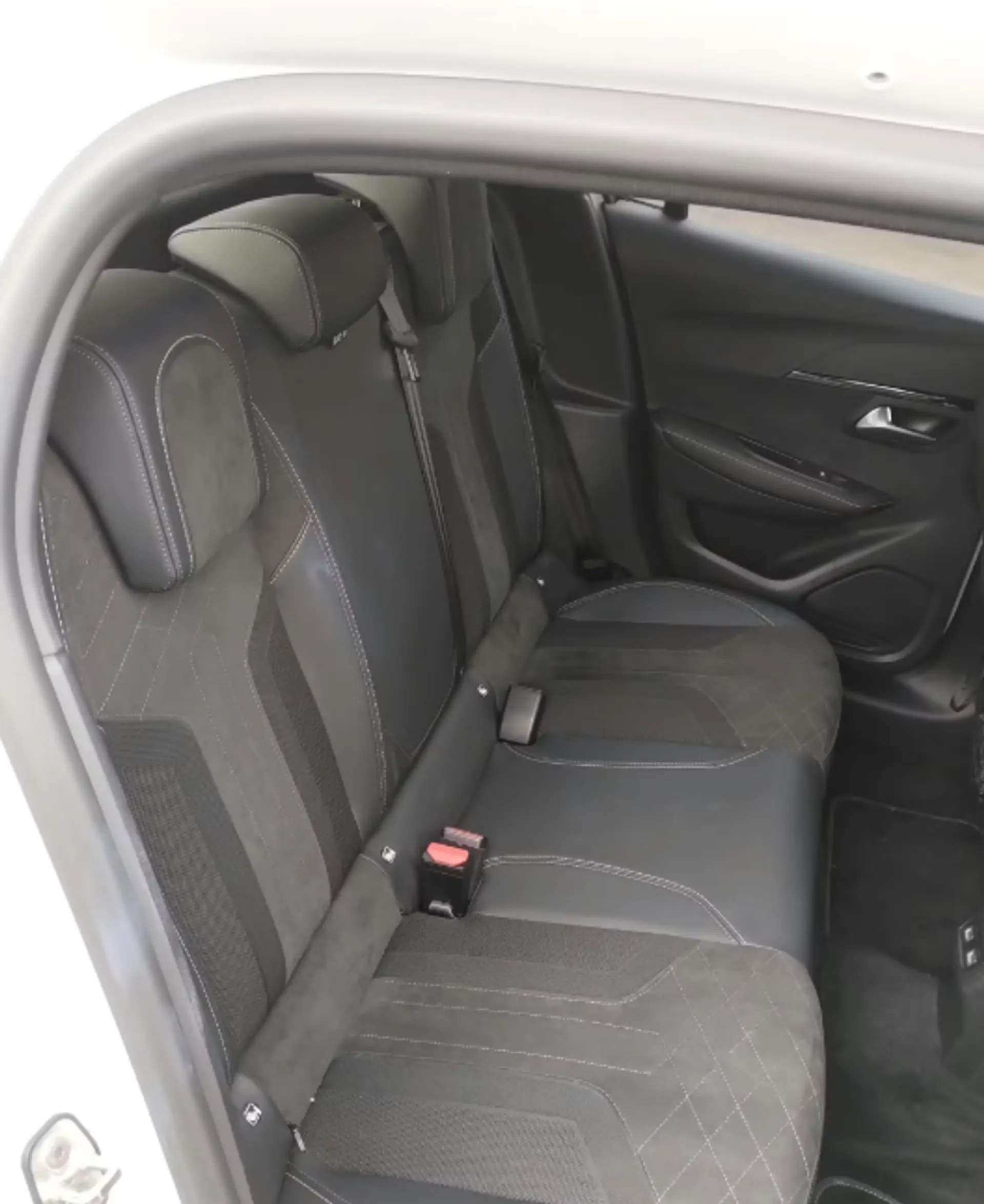 2021 PEUGEOT 208 2021 PEUGEOT 208