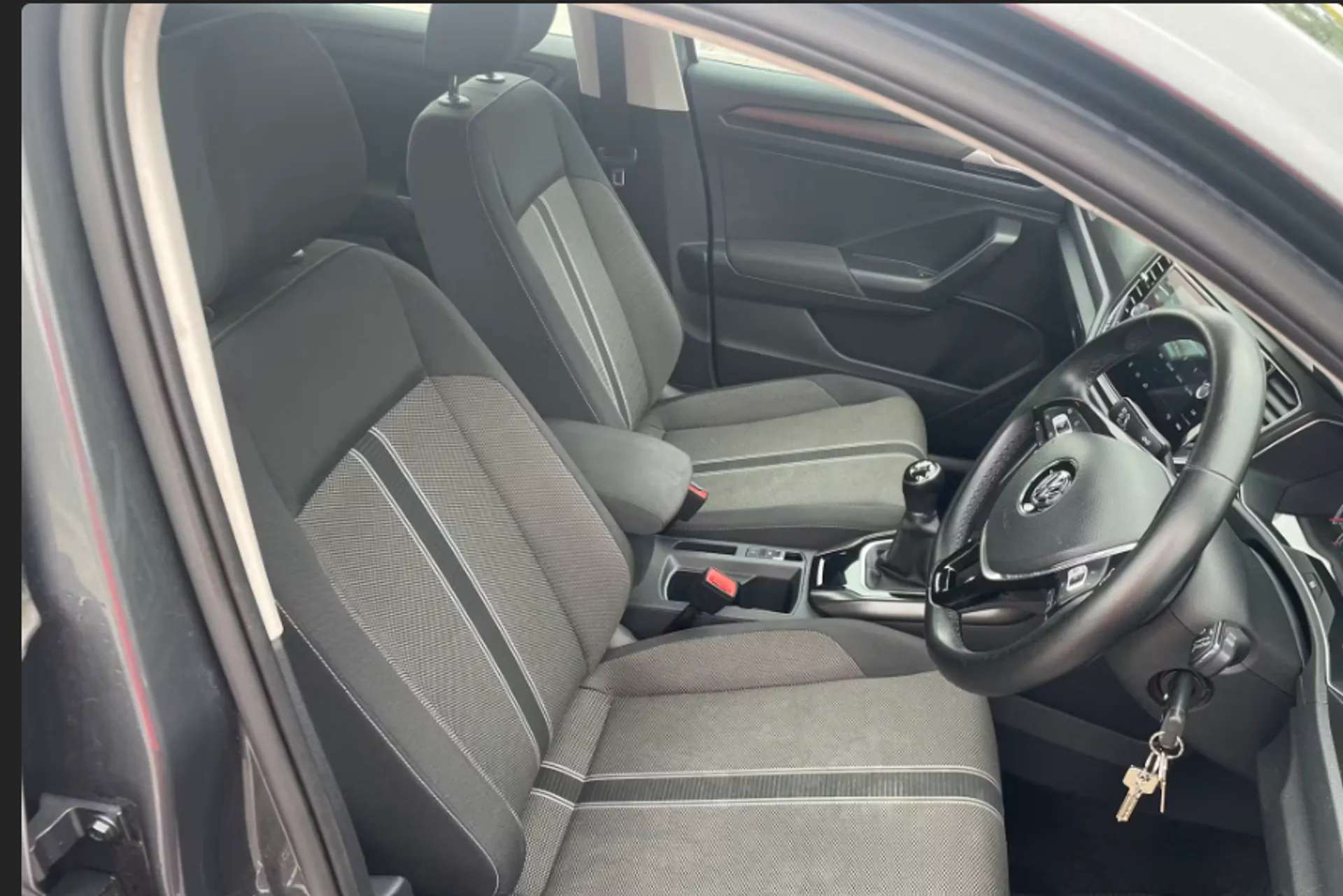 2019 VOLKSWAGEN T-ROC 2019 VOLKSWAGEN T-ROC