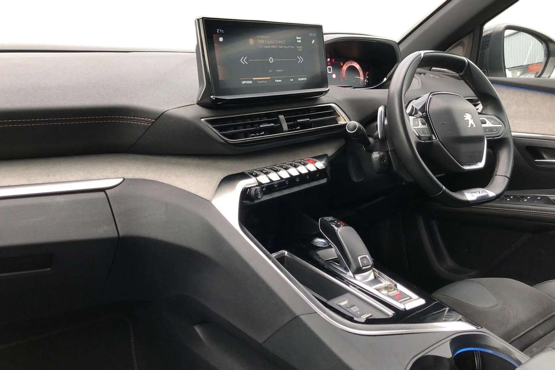 2021 PEUGEOT 5008 2021 PEUGEOT 5008