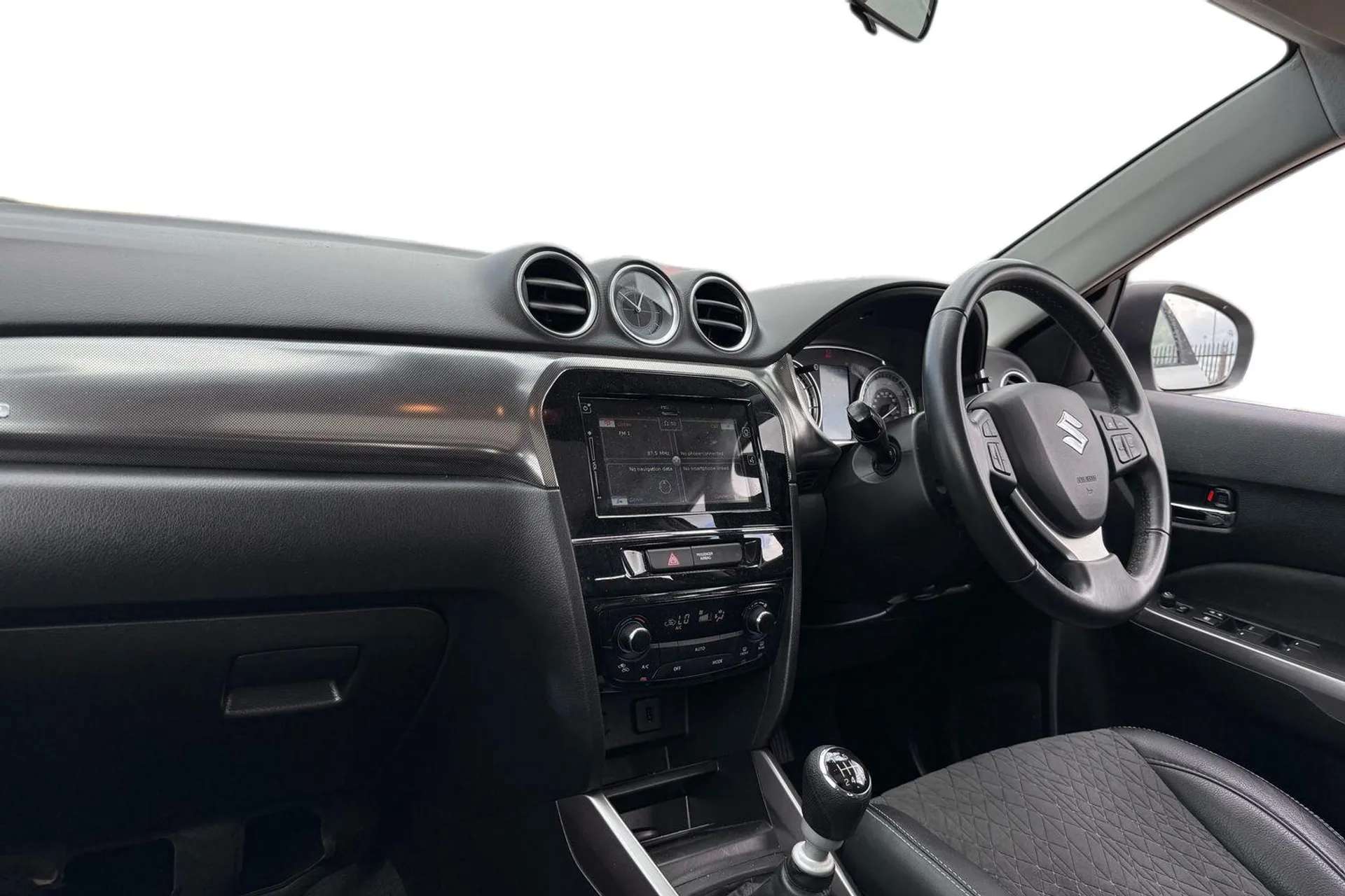 A 2021 SUZUKI VITARA 1.4 Boosterjet 48V Hybrid SZ5 ALLGRIP 5dr [ Rear parking camera , Front and rear parking sensors , Bluetooth integrated into audio unit , 17" Polished A 2021 SUZUKI VITARA 1.4 Boosterjet 48V Hybrid SZ5 ALLGRIP 5dr [ Rear parking camera , Front and rear parking sensors , Bluetooth integrated into audio unit , 17" Polished