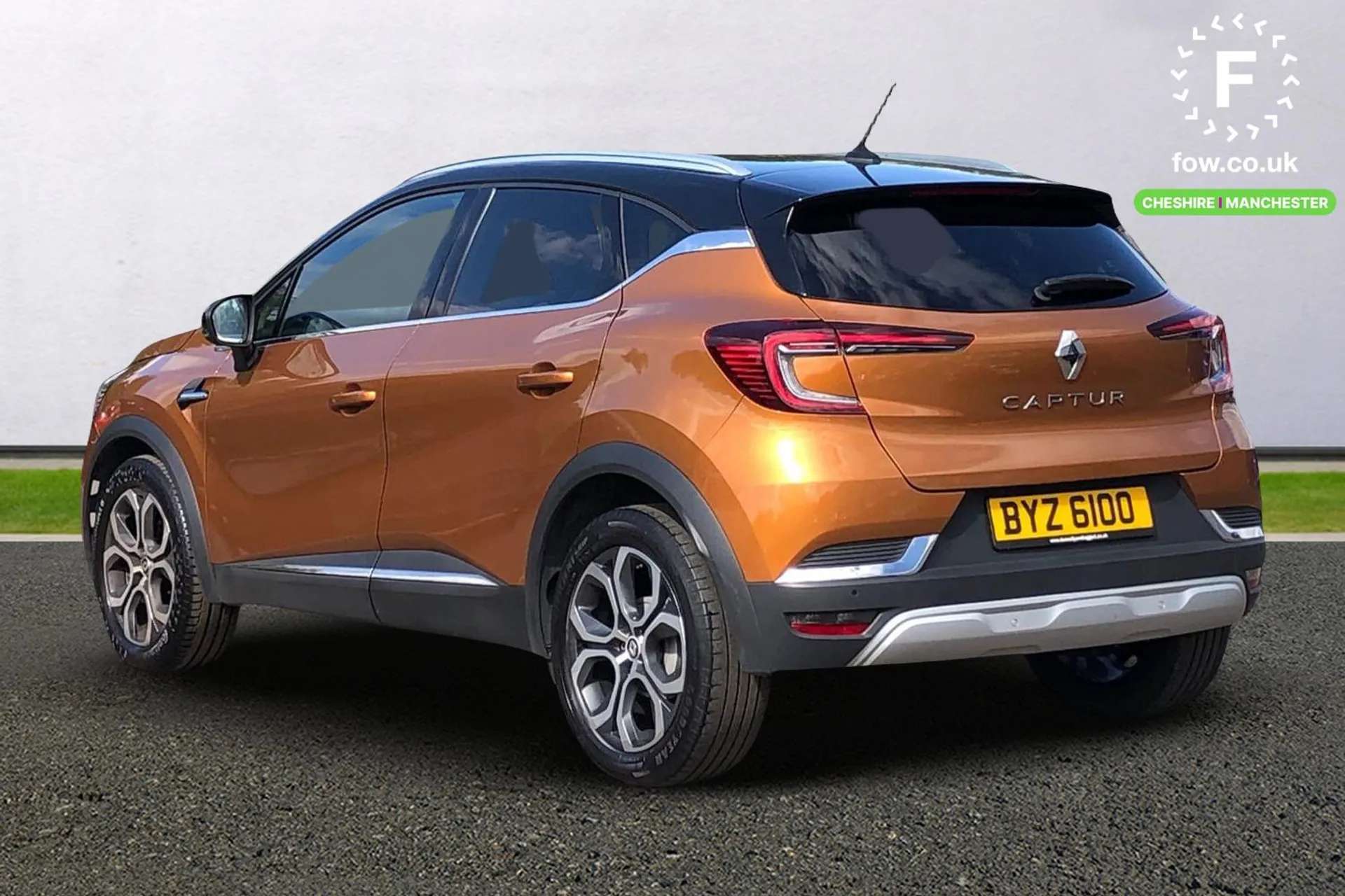 A 2022 RENAULT CAPTUR 1.3 TCE 140 SE Edition 5dr [ Front and rear parking sensors with rear view camera , Wireless phone charger , 18" Pasadena diamond cut alloy wheels wit A 2022 RENAULT CAPTUR 1.3 TCE 140 SE Edition 5dr [ Front and rear parking sensors with rear view camera , Wireless phone charger , 18" Pasadena diamond cut alloy wheels wit
