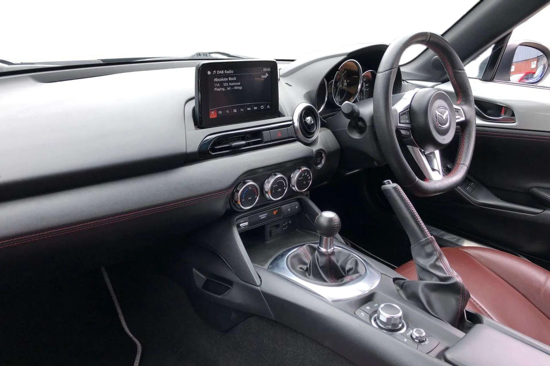 2019 MAZDA MX-5 2019 MAZDA MX-5