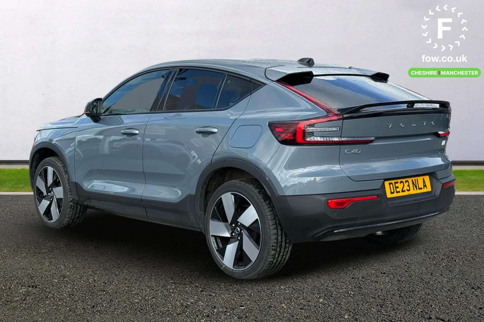 2023 VOLVO C40 2023 VOLVO C40