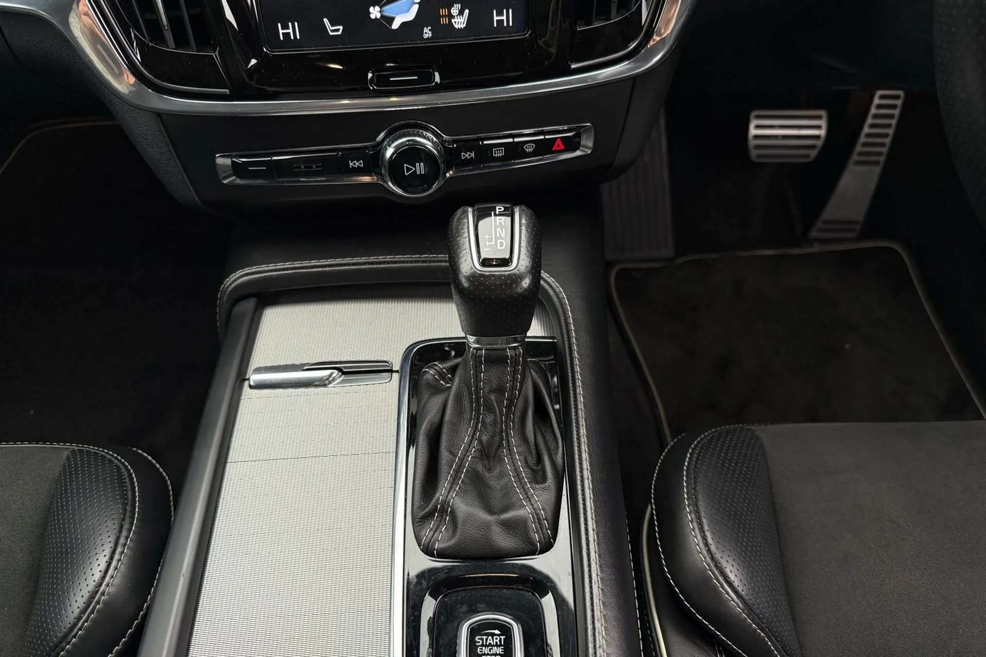 2019 VOLVO V90 2019 VOLVO V90