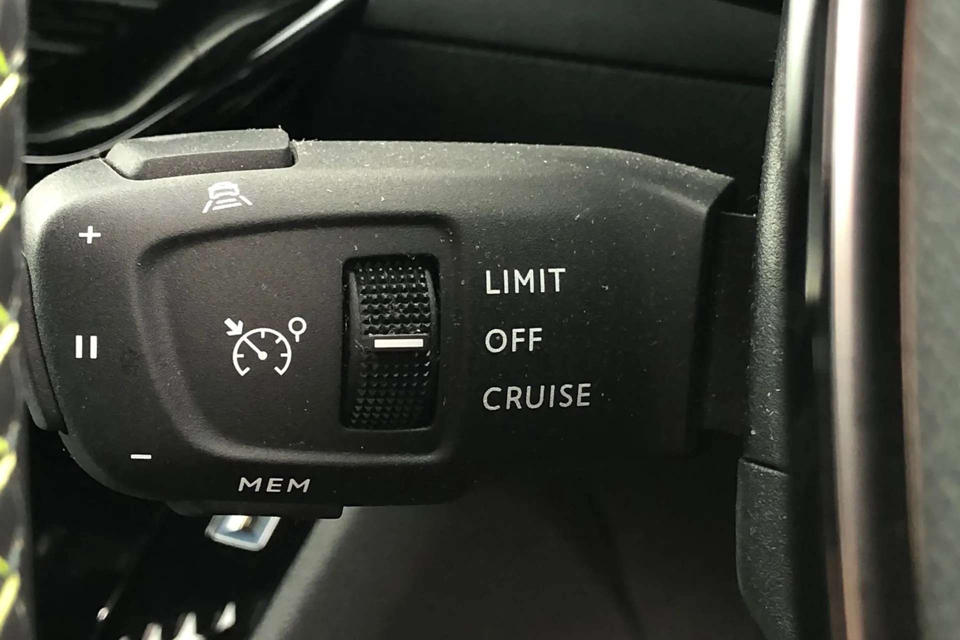 2022 PEUGEOT 2008 2022 PEUGEOT 2008