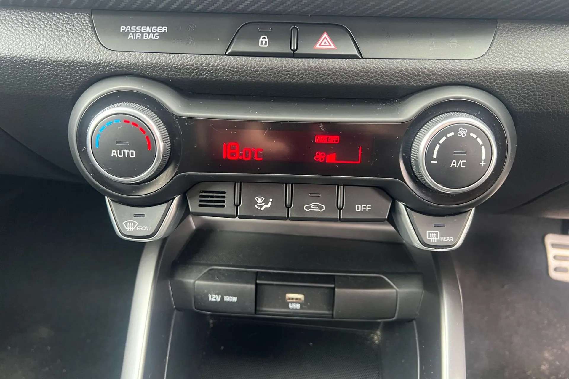 2024 KIA STONIC 2024 KIA STONIC