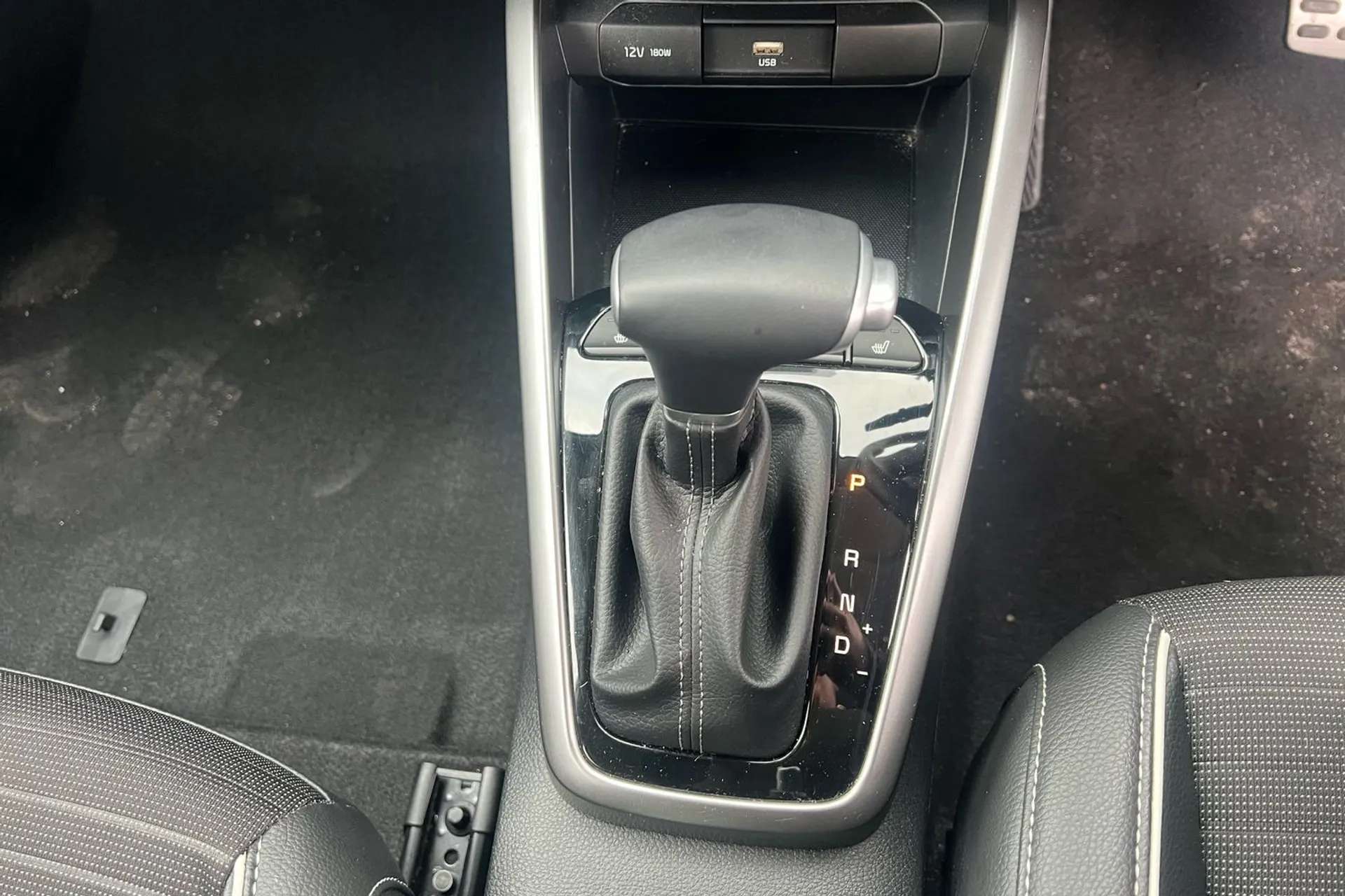 2024 KIA STONIC 2024 KIA STONIC