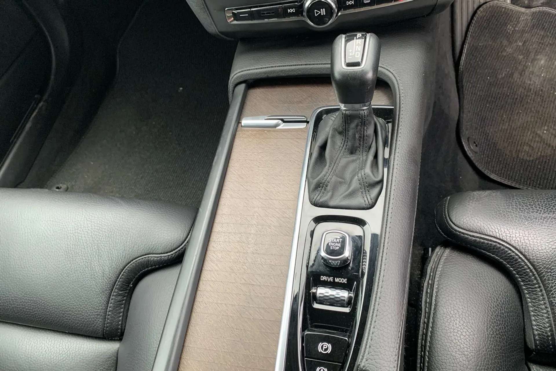 2020 VOLVO V90 2020 VOLVO V90