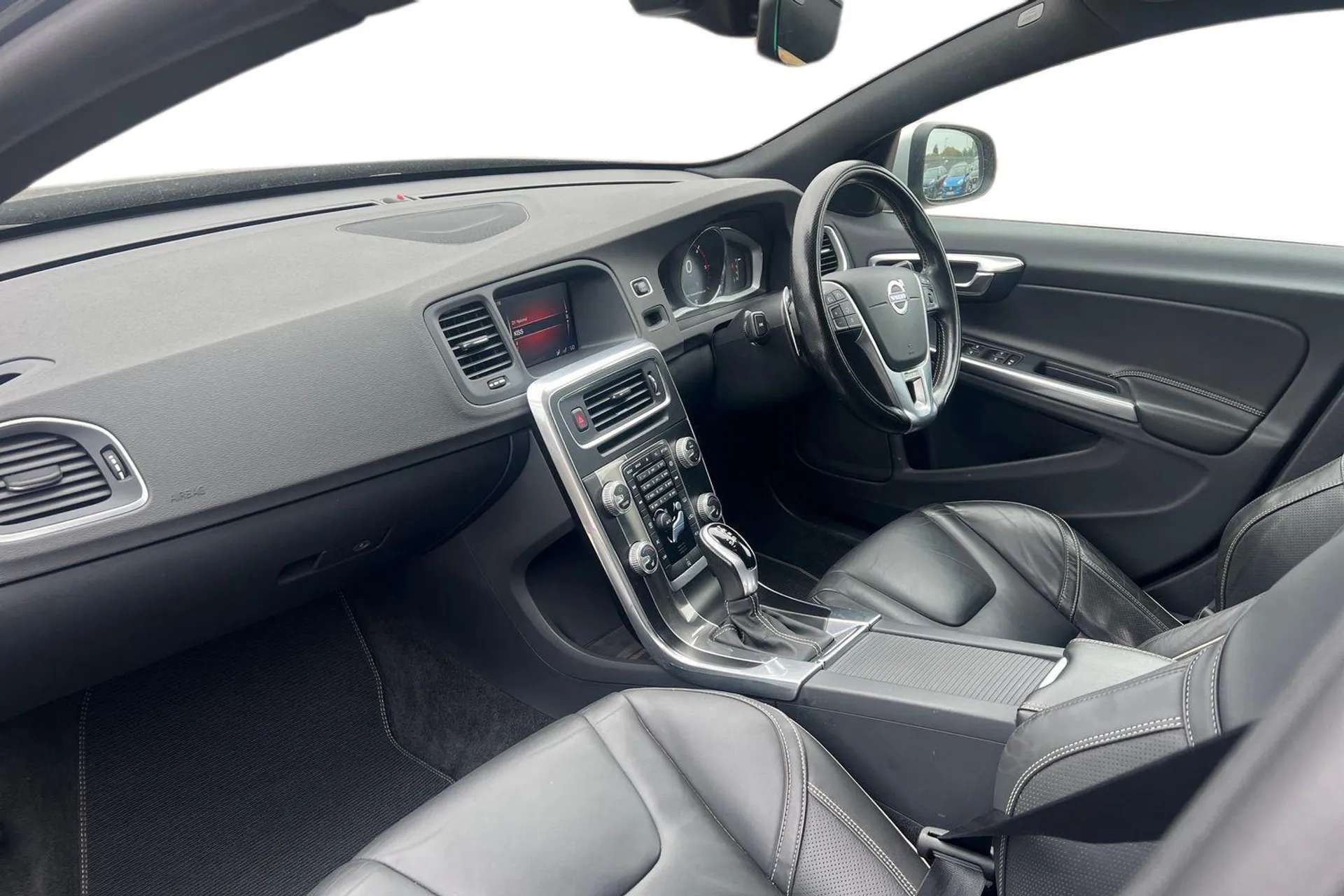 2018 VOLVO V60 2018 VOLVO V60