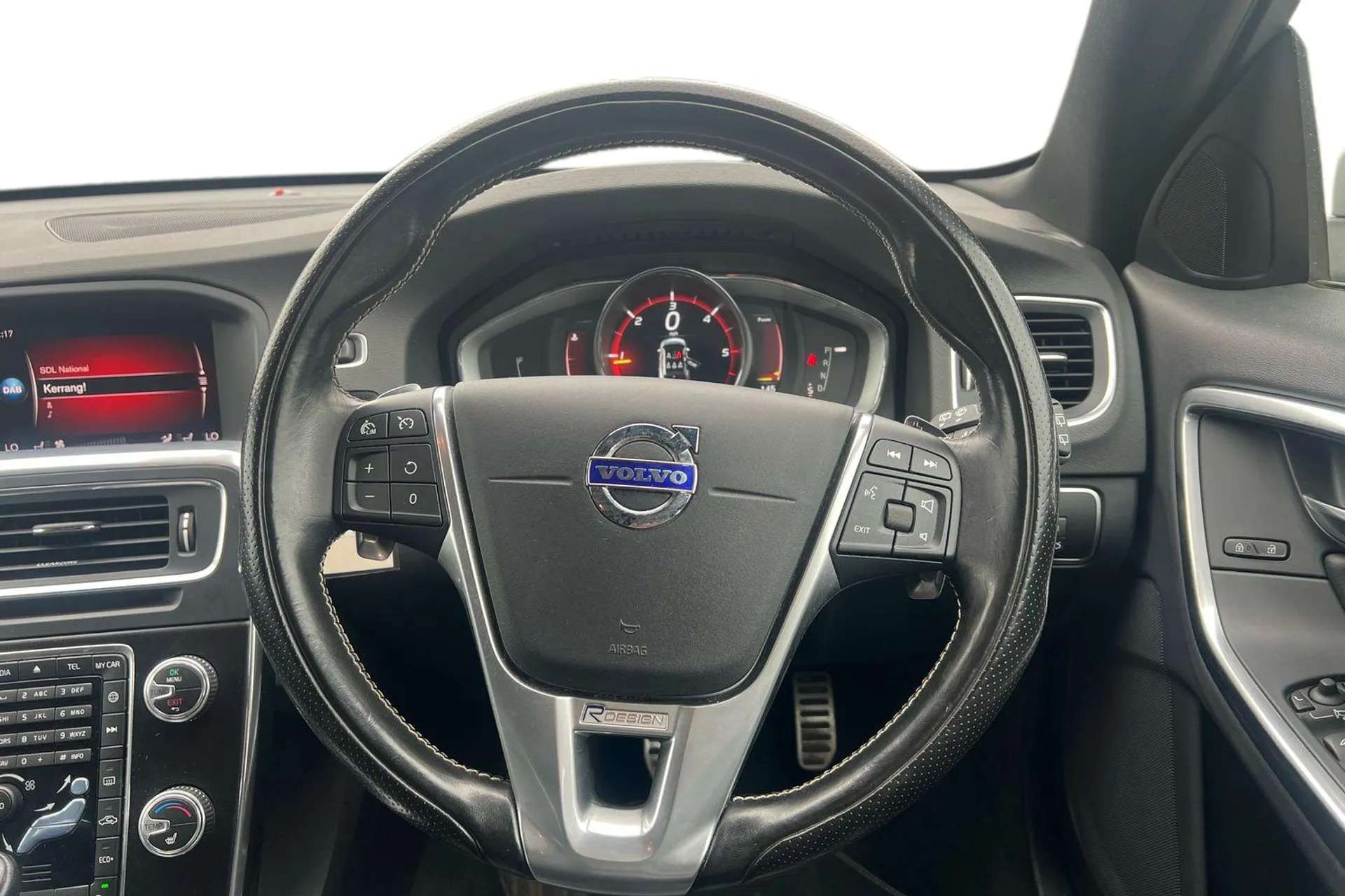 2018 VOLVO V60 2018 VOLVO V60