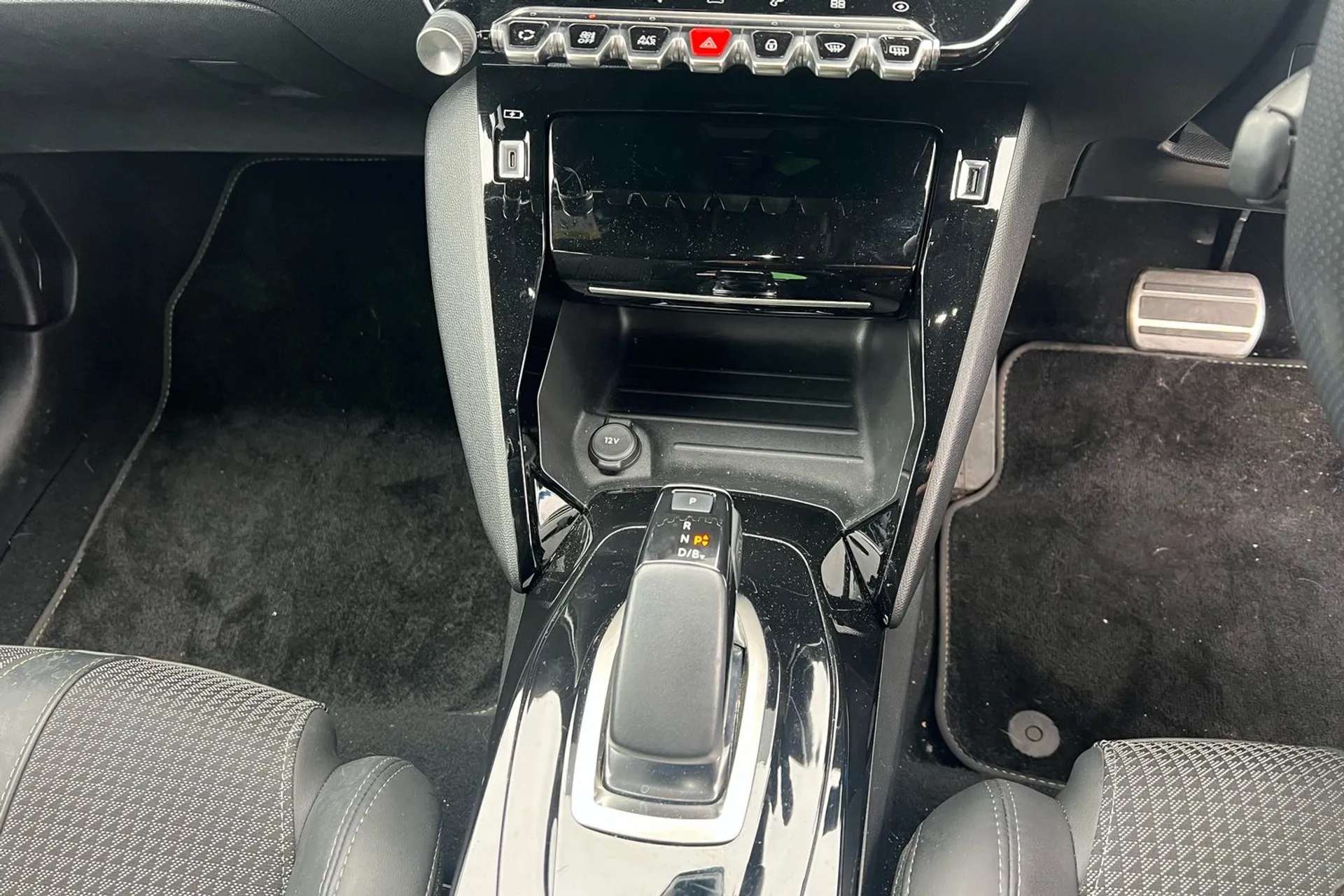 2021 PEUGEOT 208 2021 PEUGEOT 208