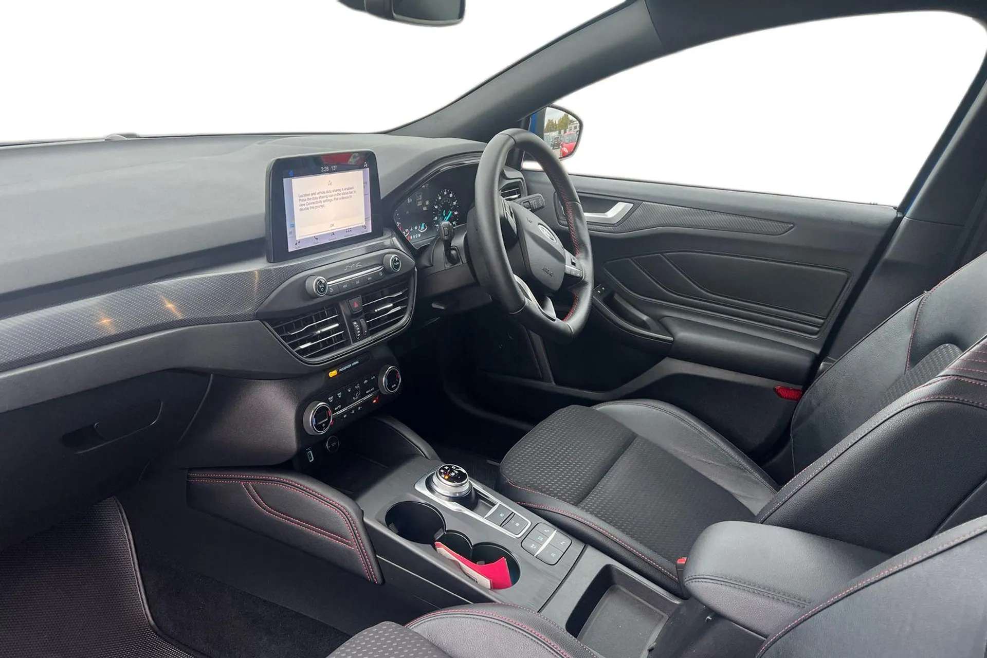 A 2019 FORD FOCUS 2.0 EcoBlue ST-Line X 5dr Auto [ LED Headlights , Hands-Free Tailgate , Convenience Pack , Wireless Charging Pad , 18" 5x2 spoke matt black machined f A 2019 FORD FOCUS 2.0 EcoBlue ST-Line X 5dr Auto [ LED Headlights , Hands-Free Tailgate , Convenience Pack , Wireless Charging Pad , 18" 5x2 spoke matt black machined f