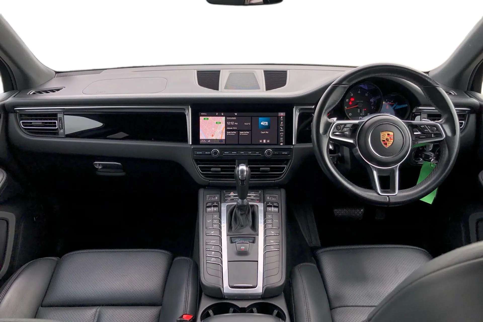 A 2018 PORSCHE MACAN 5dr PDK [ Privacy glass , Seat heating (front) , 21-Inch 911 Turbo Design Wheels , ParkAssist (front and rear) with reversing camera , Comfort lightin A 2018 PORSCHE MACAN 5dr PDK [ Privacy glass , Seat heating (front) , 21-Inch 911 Turbo Design Wheels , ParkAssist (front and rear) with reversing camera , Comfort lightin