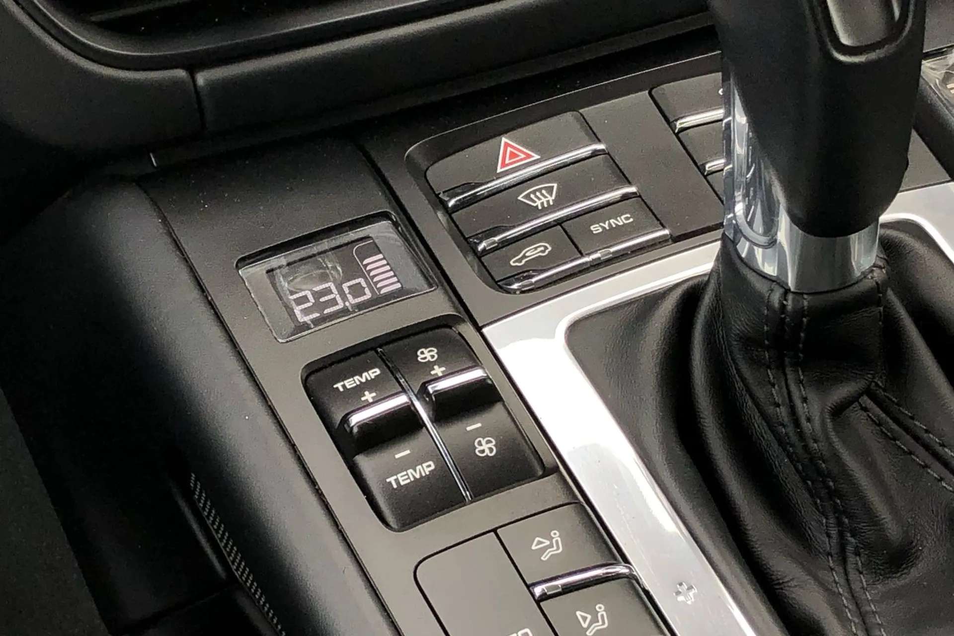 2018 PORSCHE MACAN 2018 PORSCHE MACAN