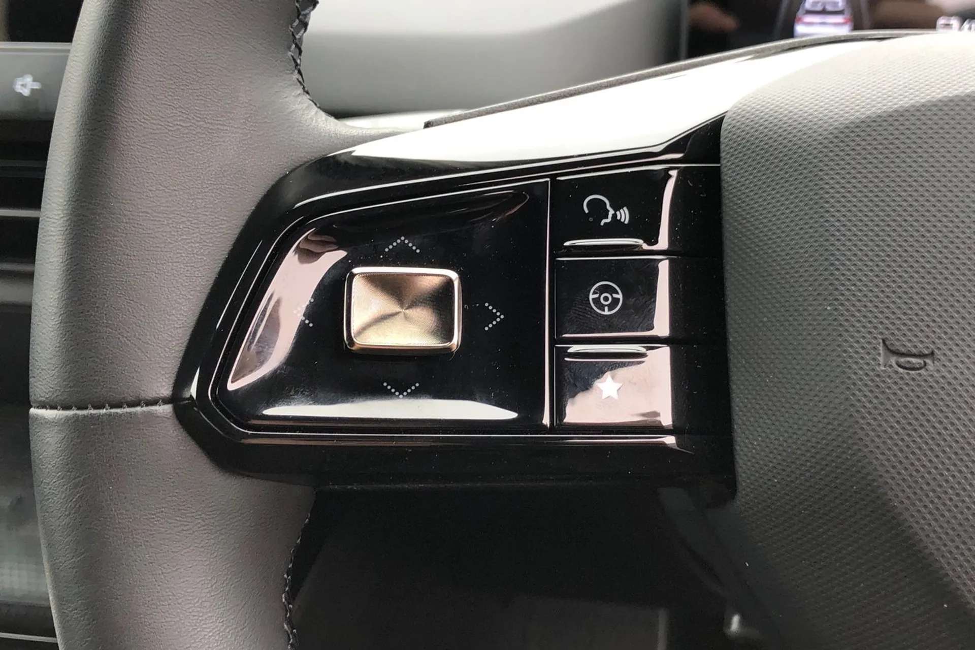 2024 MG MOTOR UK MG4 2024 MG MOTOR UK MG4