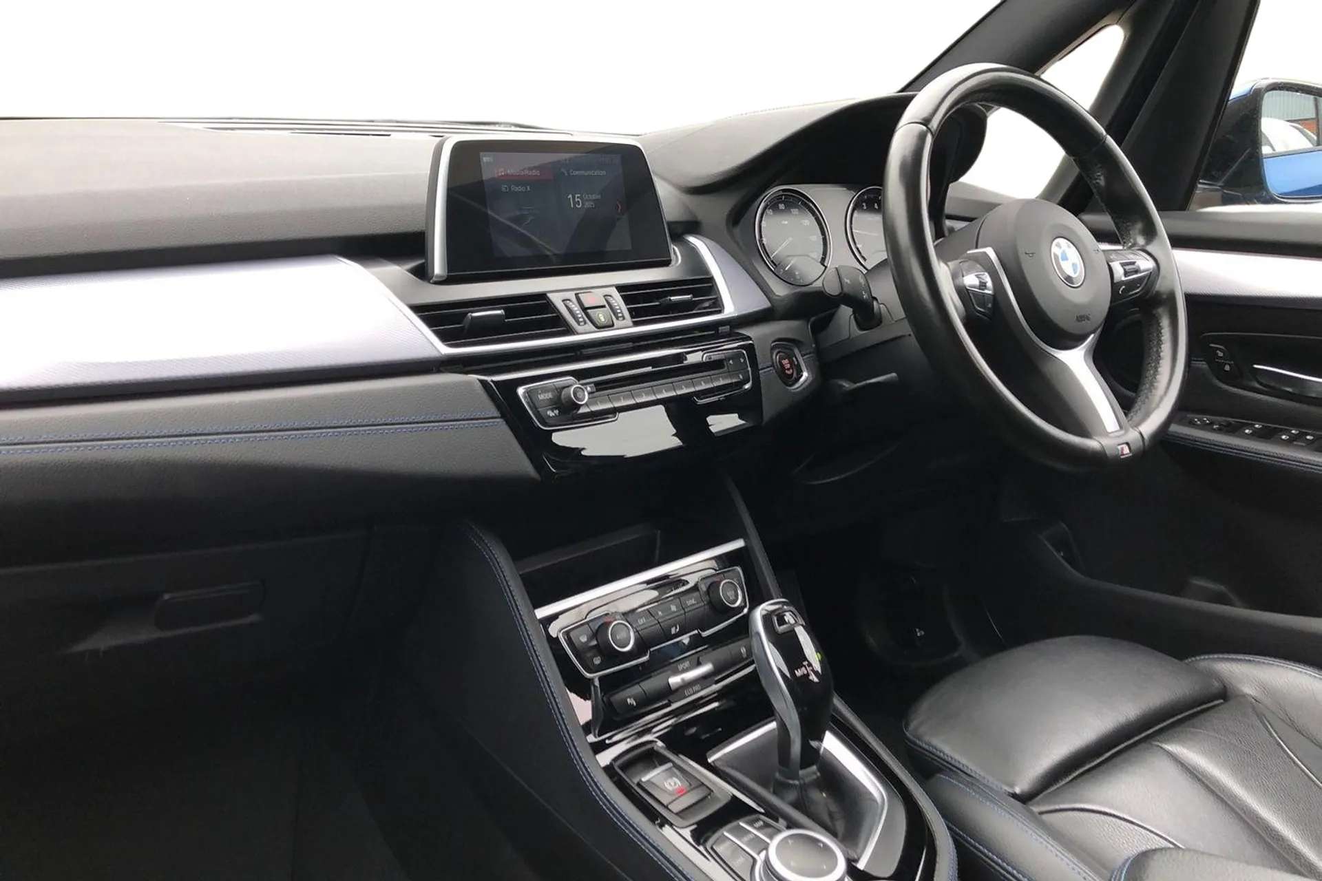 A 2020 BMW 2 SERIES 220i M Sport 5dr DCT [ LED headlights , Park Distance Control (PDC) - front and rear , Reversing Assist camera , Seat adjustment - front, electric wit A 2020 BMW 2 SERIES 220i M Sport 5dr DCT [ LED headlights , Park Distance Control (PDC) - front and rear , Reversing Assist camera , Seat adjustment - front, electric wit