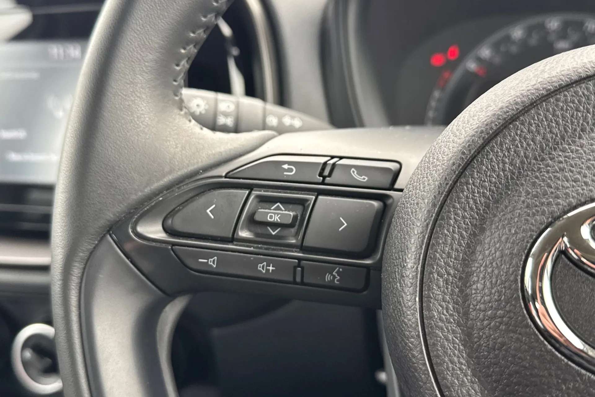 2023 TOYOTA AYGO X 2023 TOYOTA AYGO X