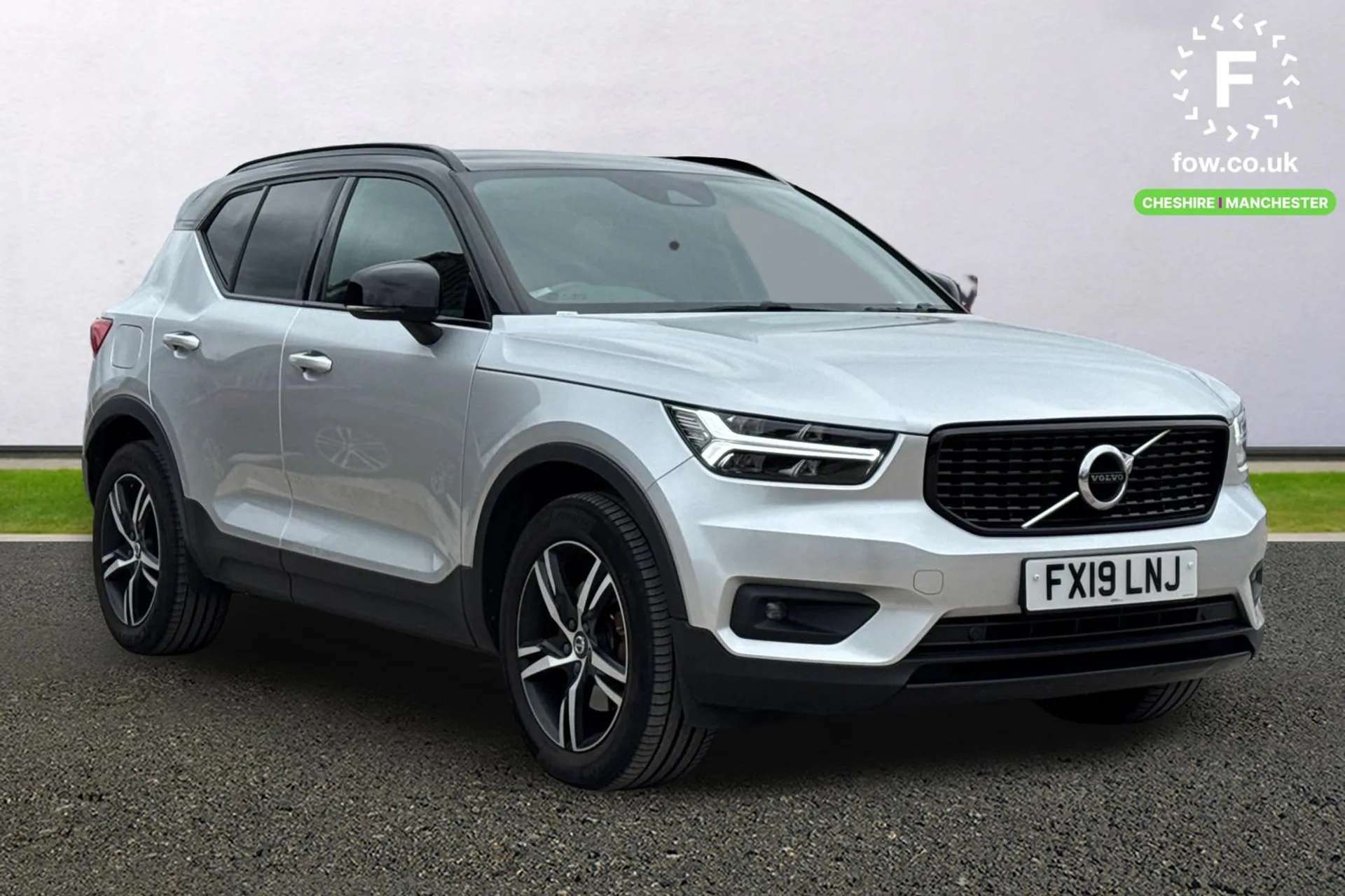 2019 VOLVO XC40 2019 VOLVO XC40