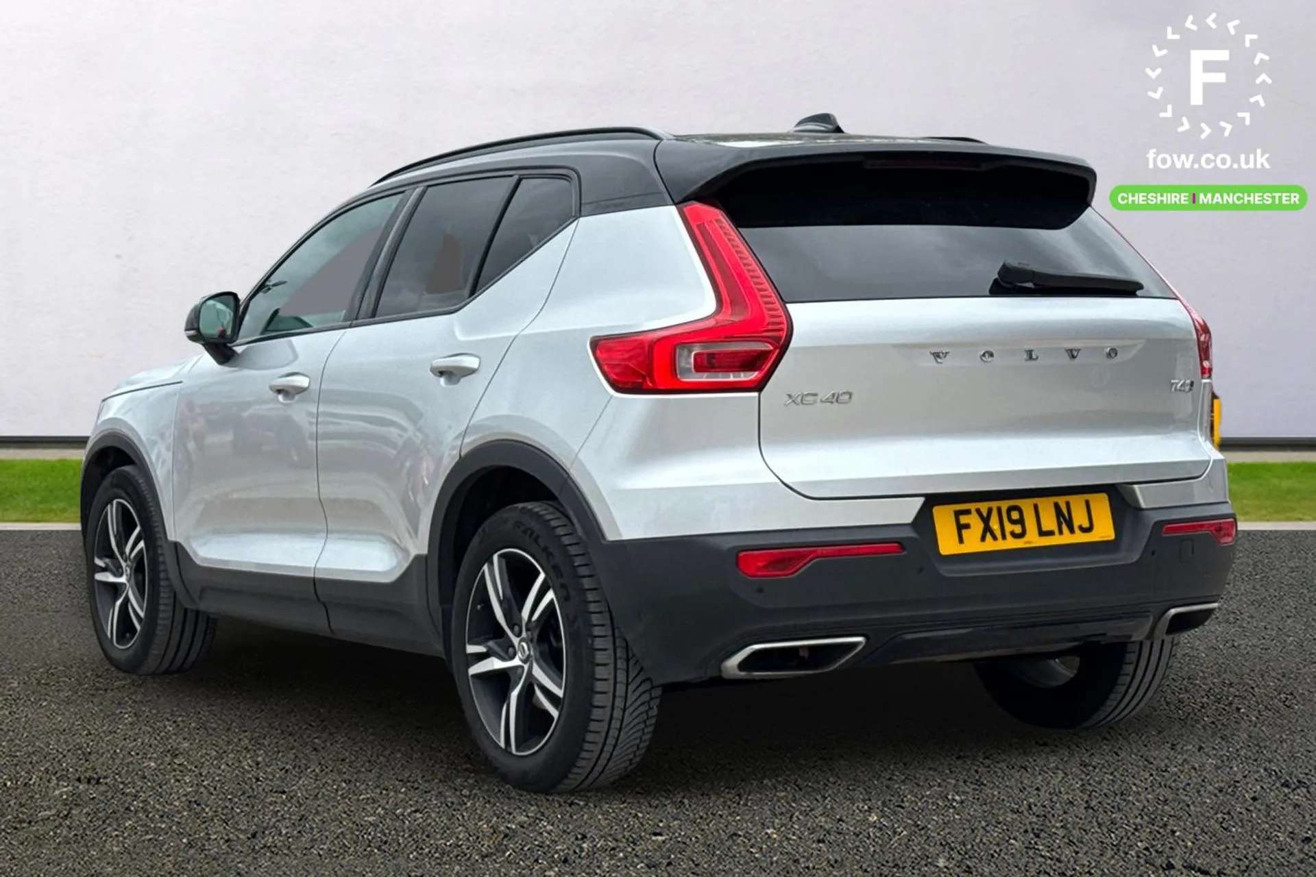 2019 VOLVO XC40 2019 VOLVO XC40